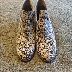 Toms Cream and Black Spotted Slip-On Ankle Booties
